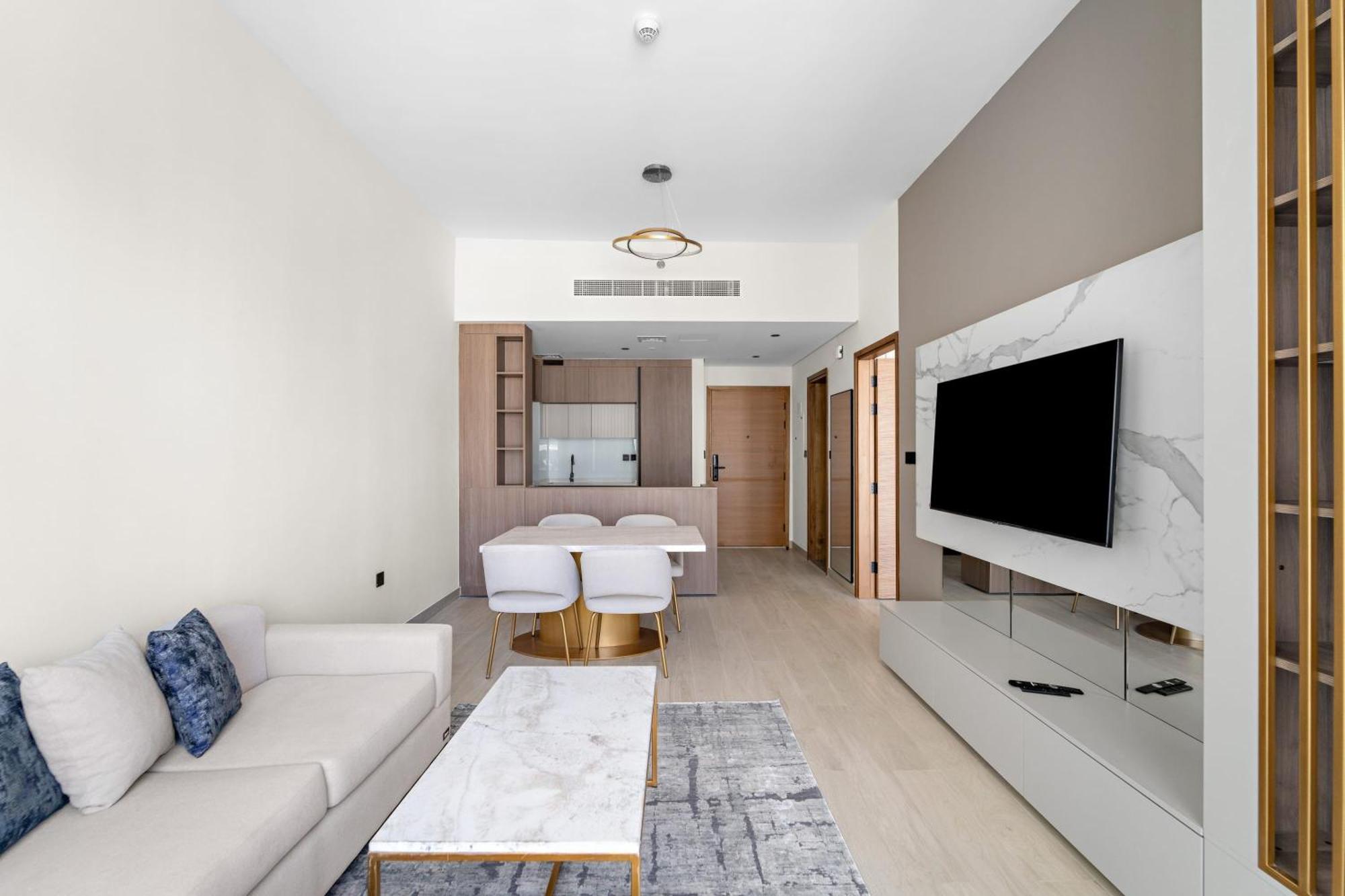 Luxurious 1 Bedroom Retreat With Pool Gym And Game Appartement Dubaï