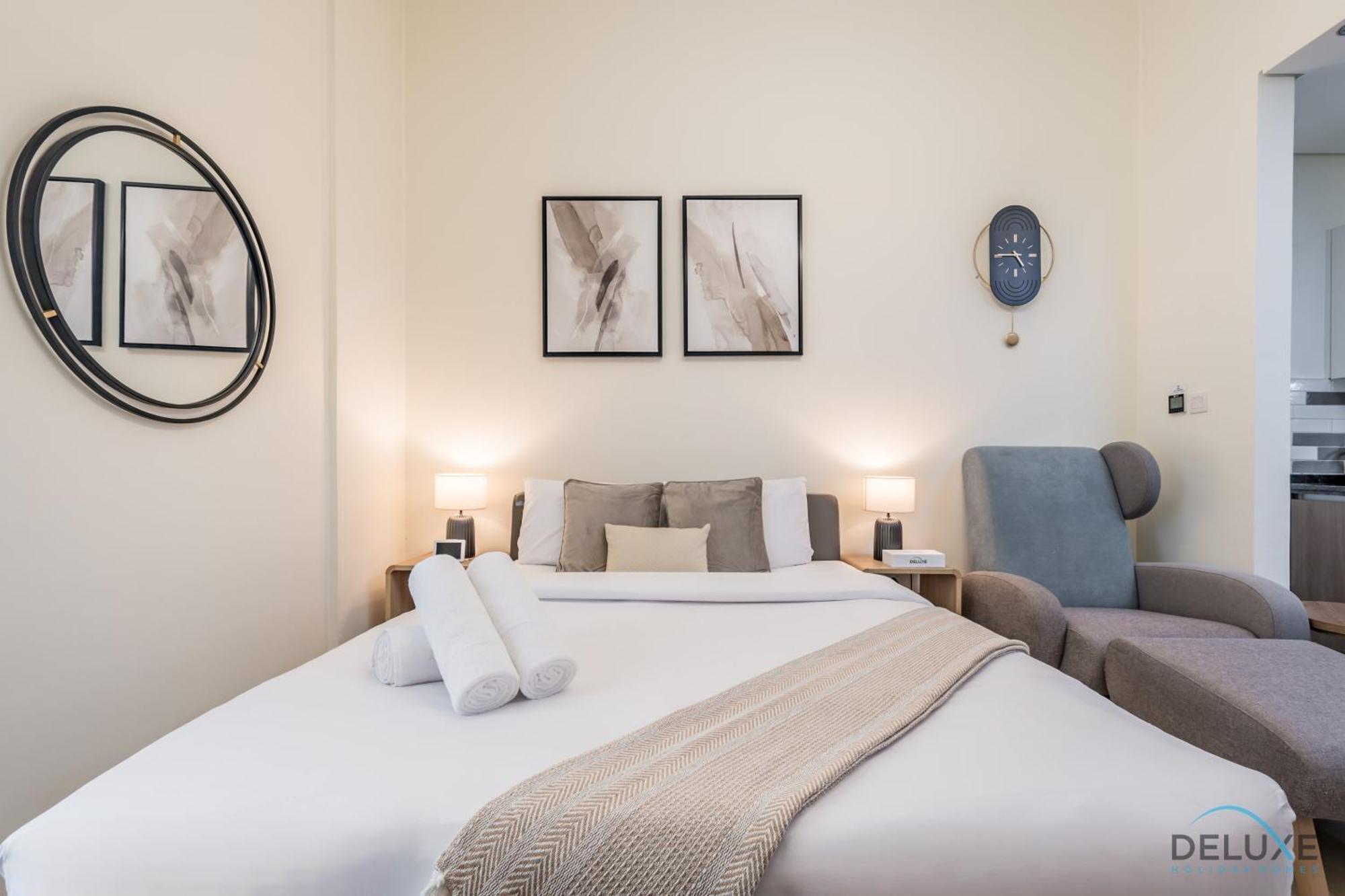 Stunning In Azizi Star , Jebel Ali By Deluxe Homes *