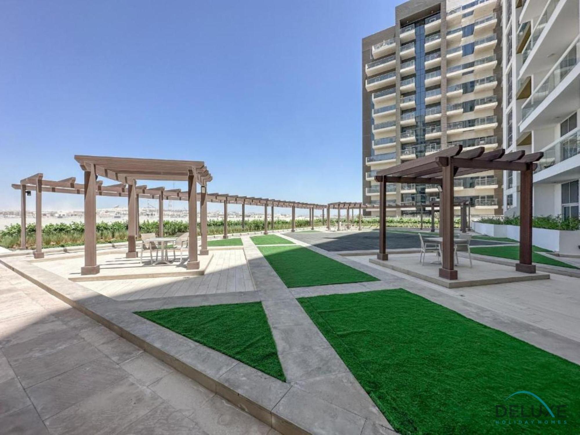 Stunning In Azizi Star , Jebel Ali By Deluxe Homes Dubai