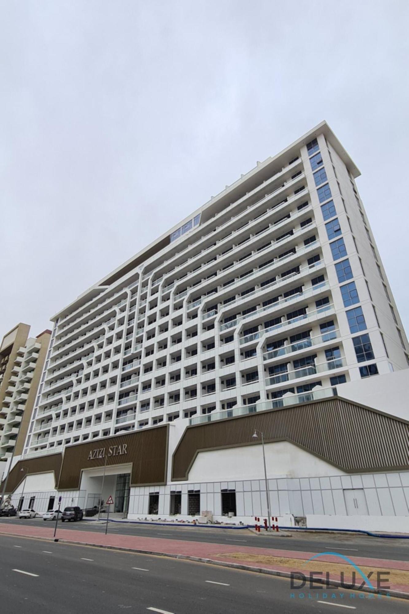 Stunning In Azizi Star , Jebel Ali By Deluxe Homes Apartment