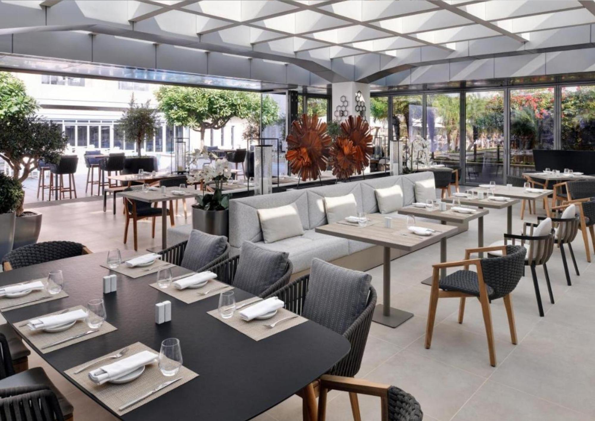 Apartahotel Emaar Residences Fashion Avenue, Formerly Address Mall Dubái