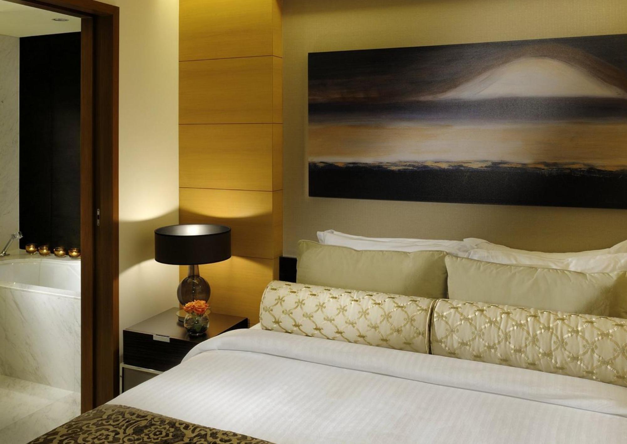 Emaar Residences Fashion Avenue, Formerly Address Mall Apartahotel