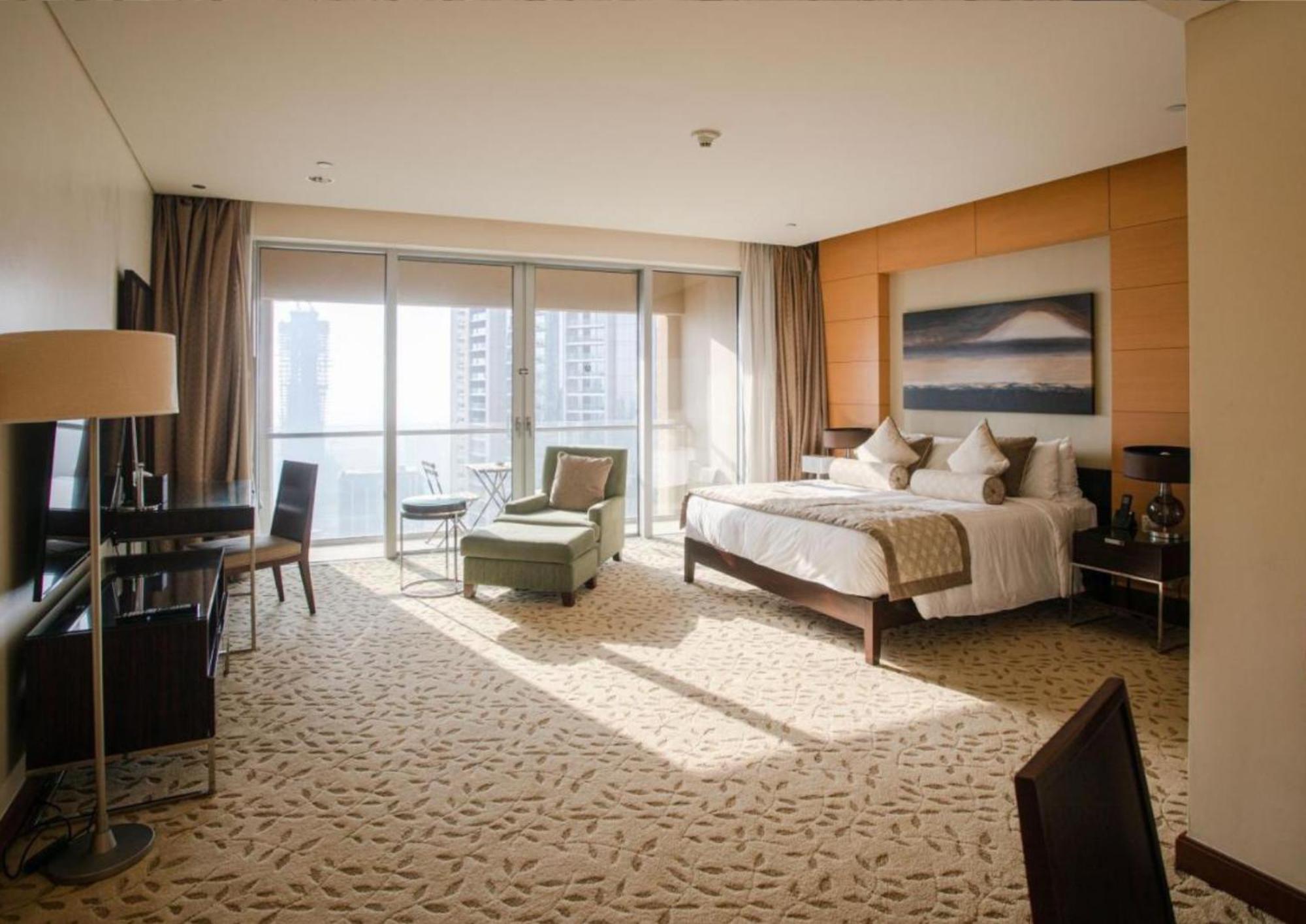 Emaar Residences Fashion Avenue, Formerly Address Mall Apartahotel