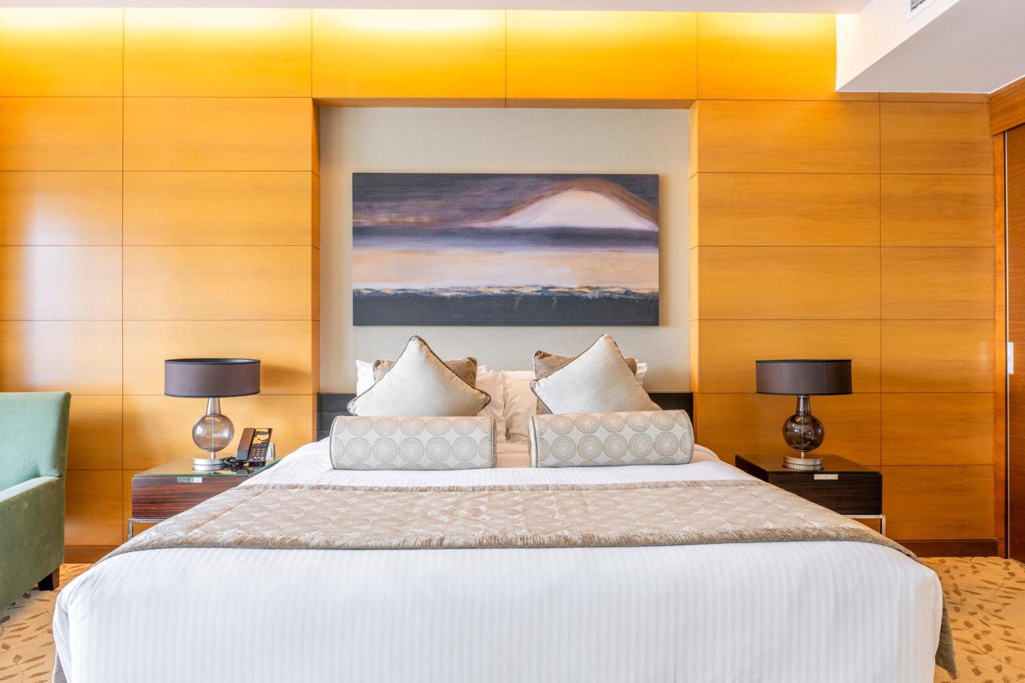 Emaar Residences Fashion Avenue, Formerly Address Mall Apartahotel