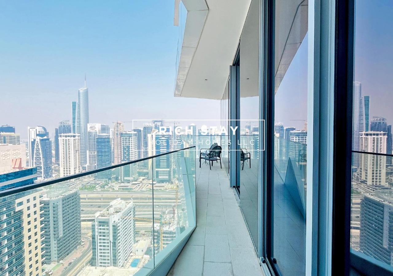 Apartamento Luxurious 2br In Stella Maris, Ain & Marina View Dubái
