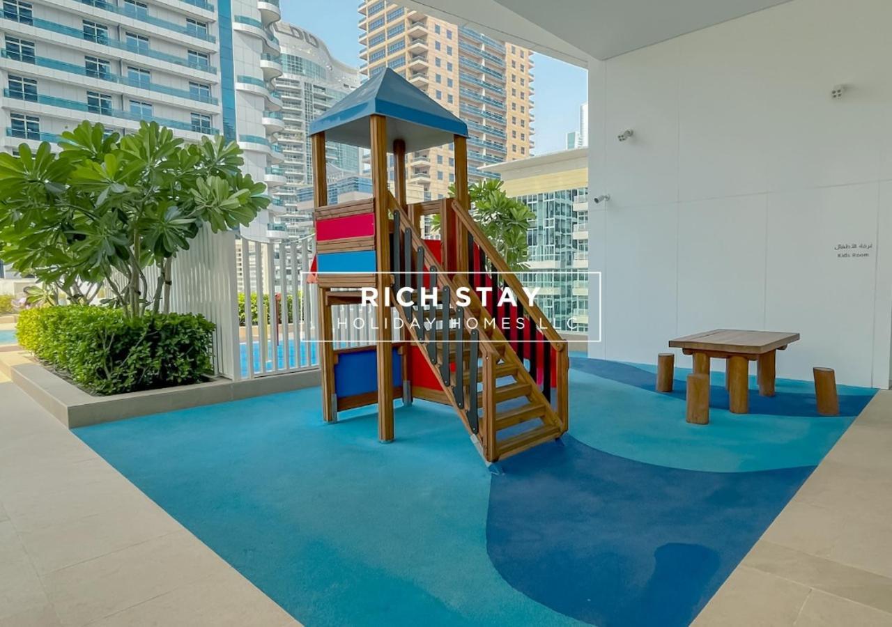 Apartamento Luxurious 2br In Stella Maris, Ain & Marina View Dubái