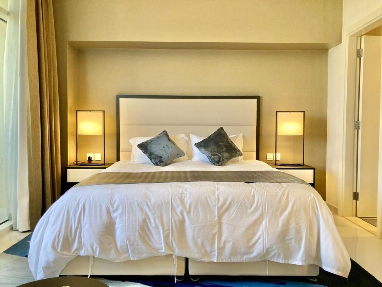 Appartement Luxurious 2br Skyline & Pool Views