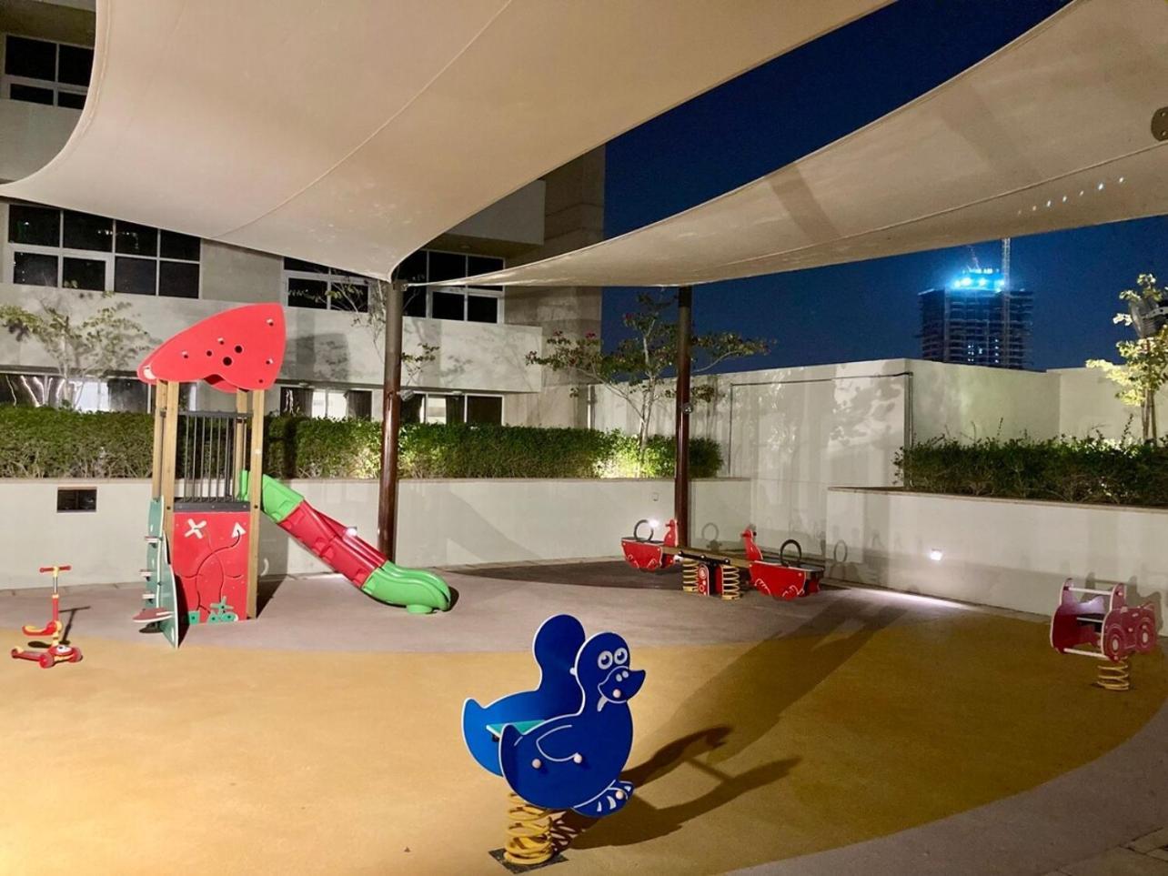 Appartement Luxurious 2br Skyline & Pool Views *