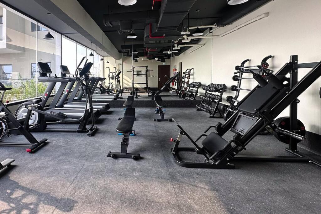 Waves - Stylish 1br Close To Img World & Global Village Appartement