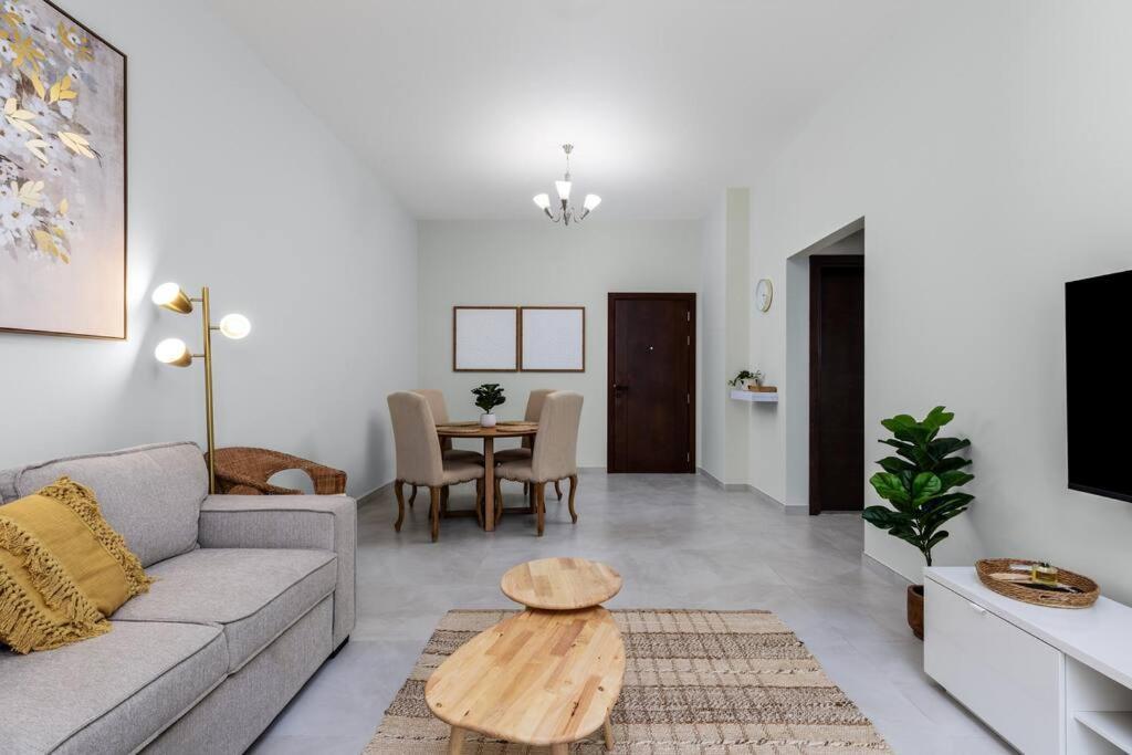 Waves - Stylish 1br Close To Img World & Global Village Appartement Dubai