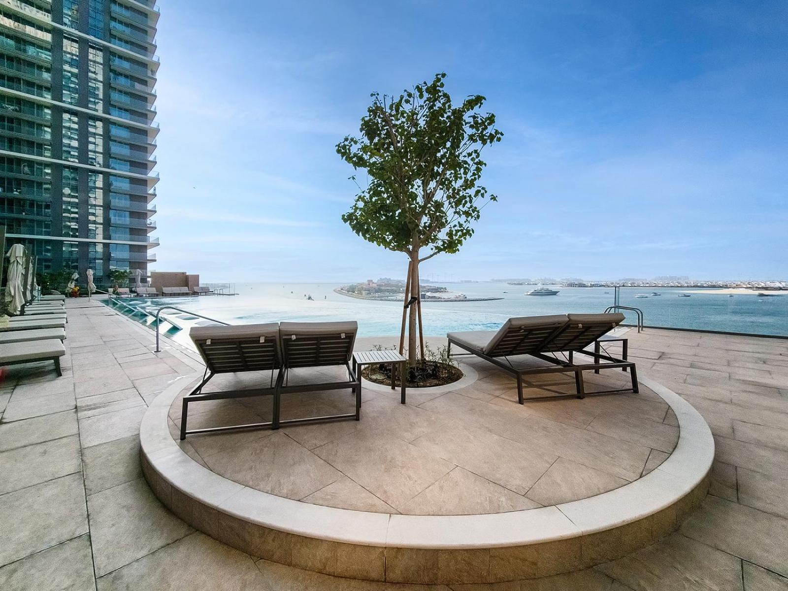Stunning 2 Bedroom In Emaar Beachfront Appartement *