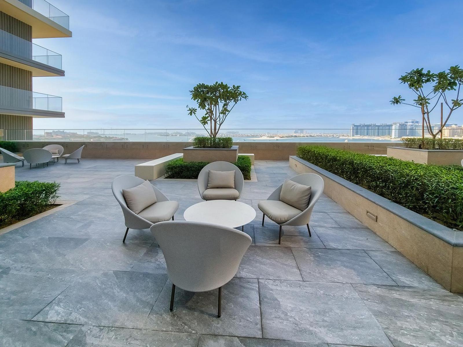Stunning 2 Bedroom In Emaar Beachfront * Dubaï