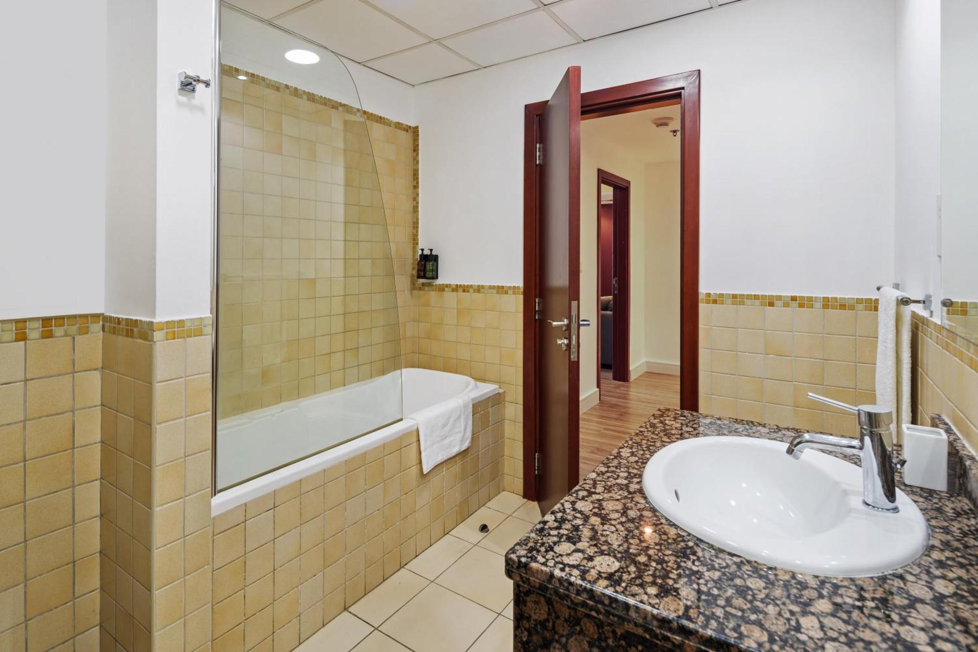 La Buena Vida Homes - Modern, Luxe & Spacious 4-bed, Full Kitchen, Near To Beach, Tram & Marina Apartamento *