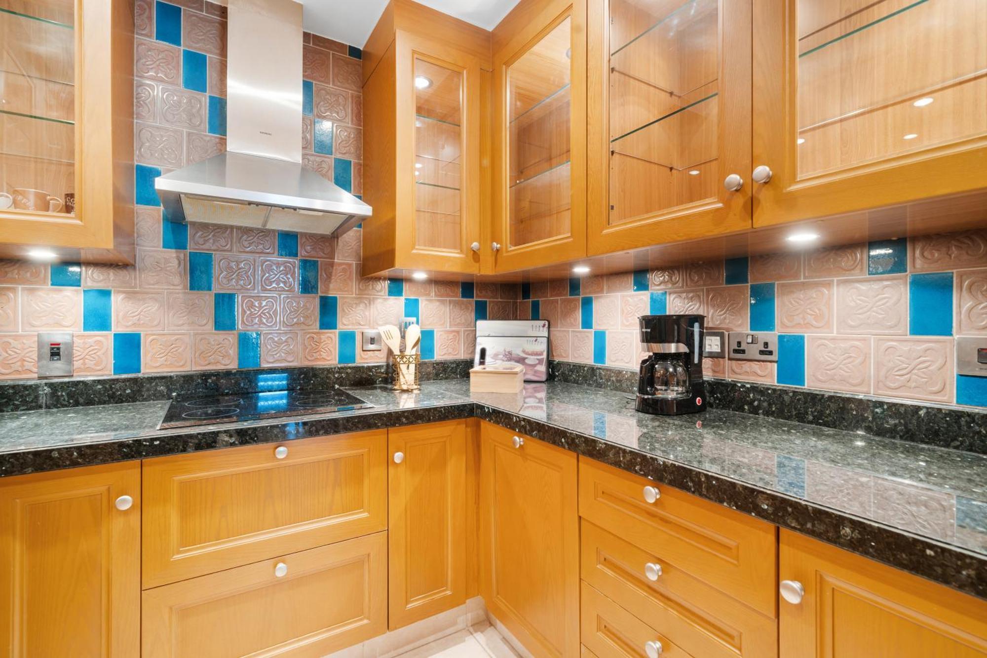 Luxurious Near Burj Khalifa, Free Parking Apartment Dubai