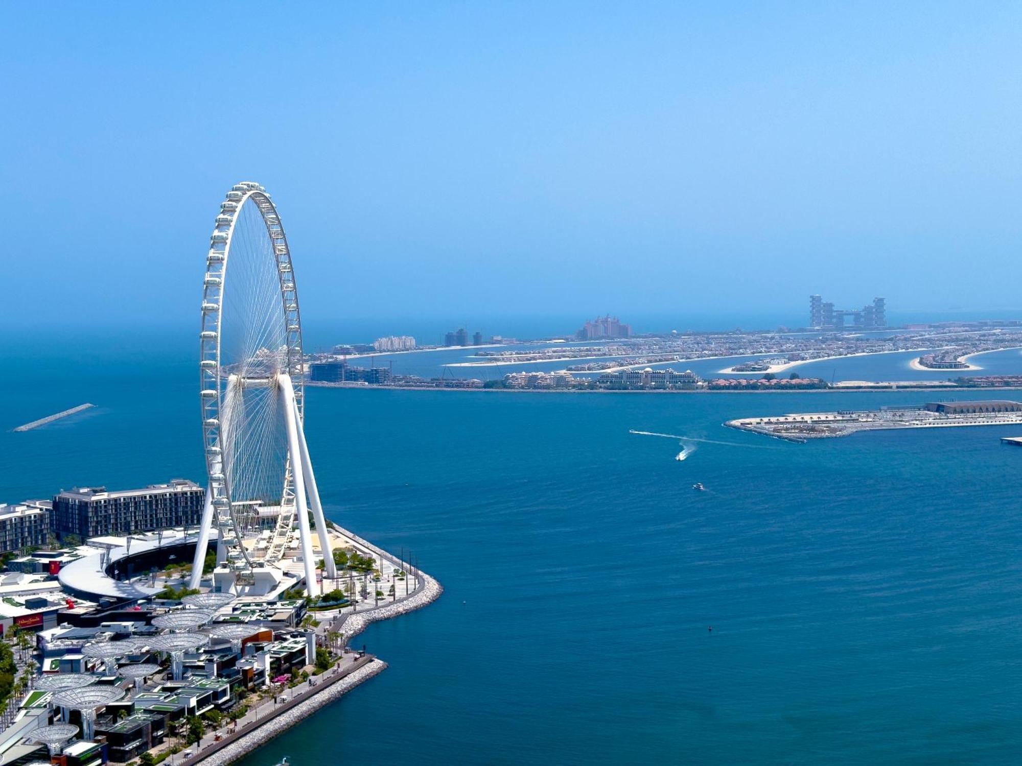 Address 2br Million Dollar View With Ps5 Byblck Dubai