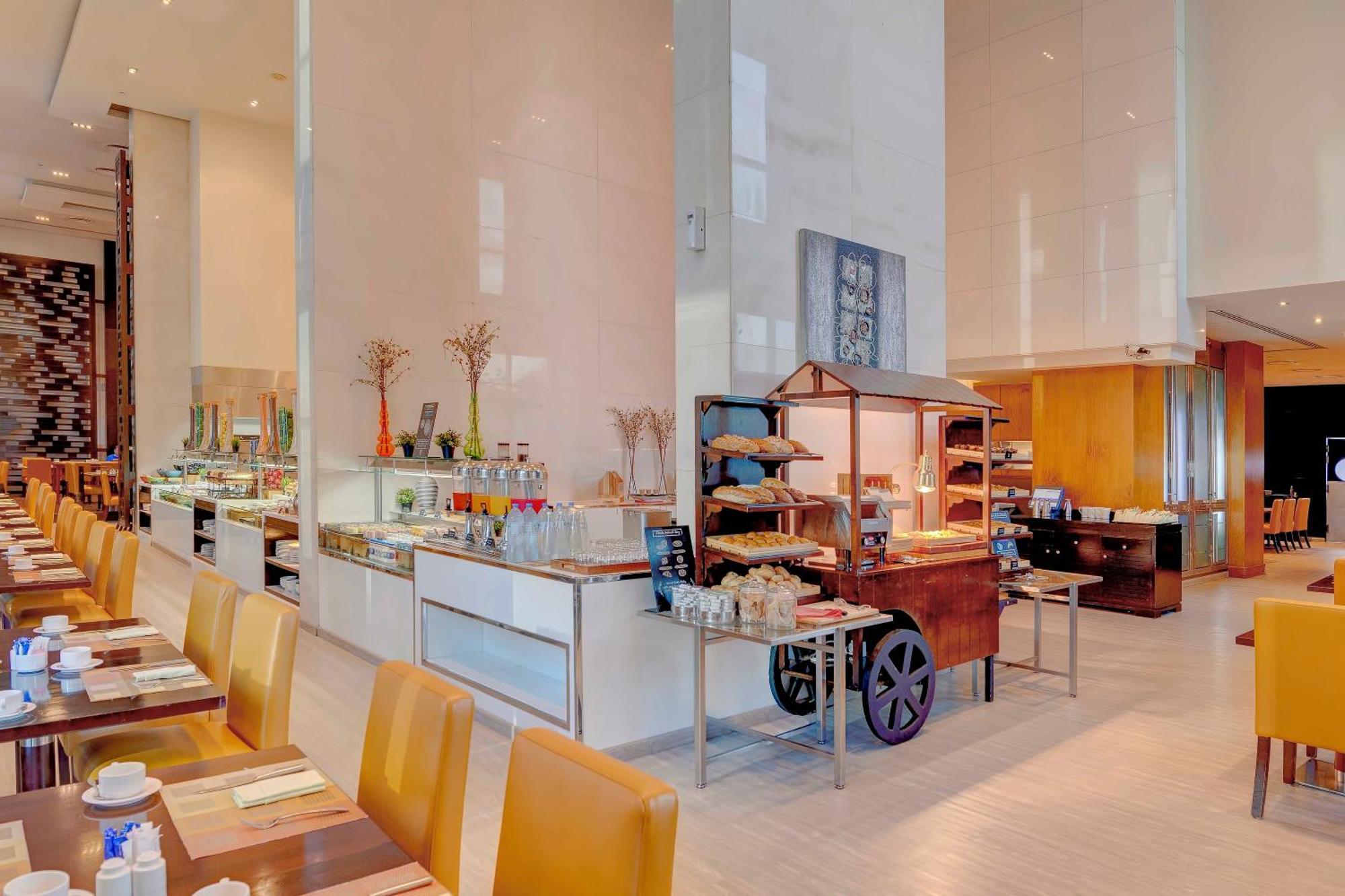 Hotel Media Rotana 5*