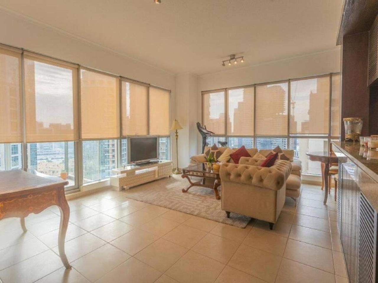 Apartamento Elegant Overlooking Mall Fountain.