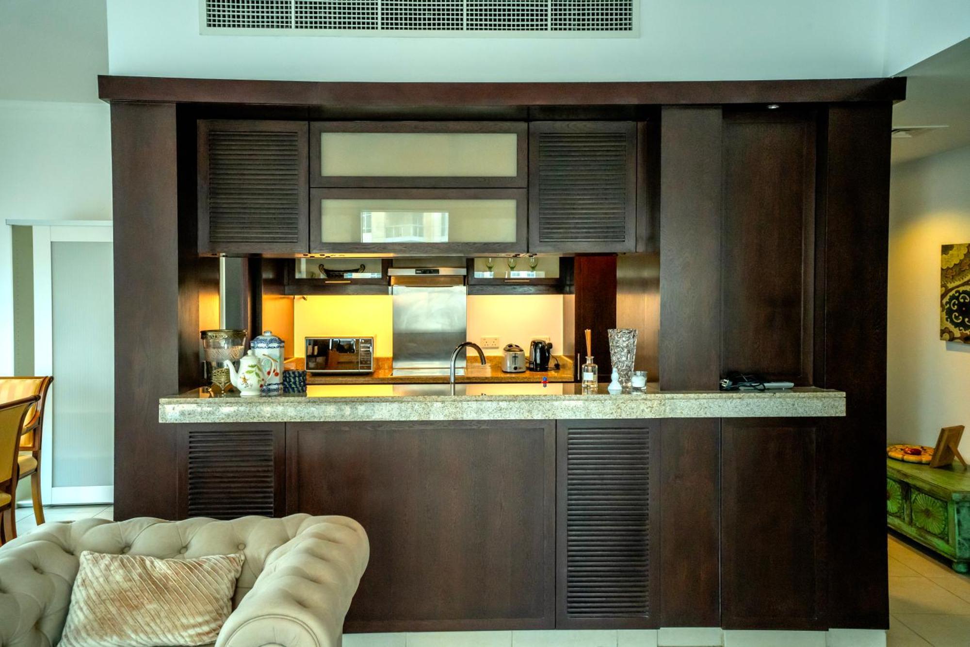 Apartamento Elegant Overlooking Mall Fountain.