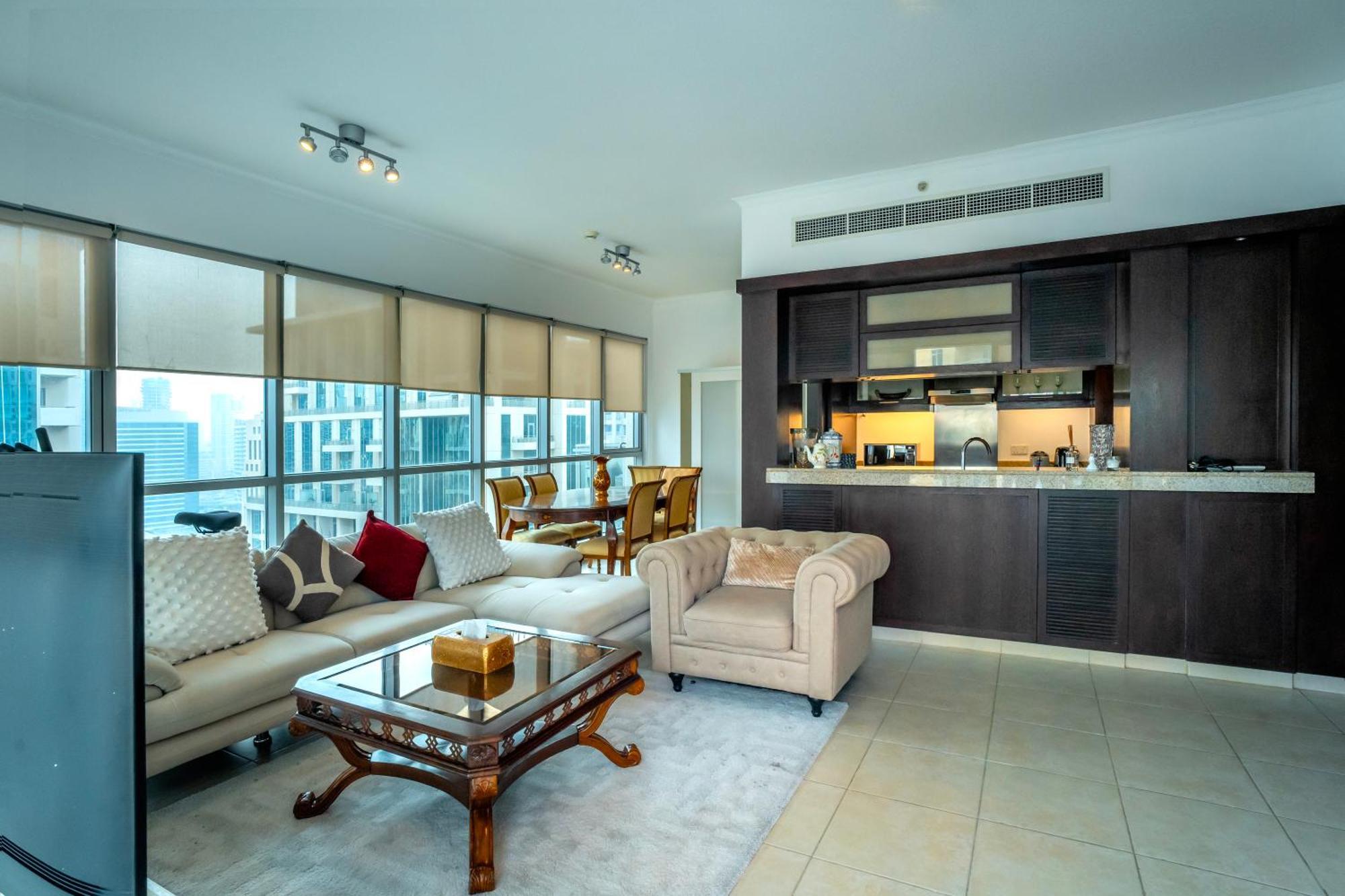 Apartamento Elegant Overlooking Mall Fountain. *