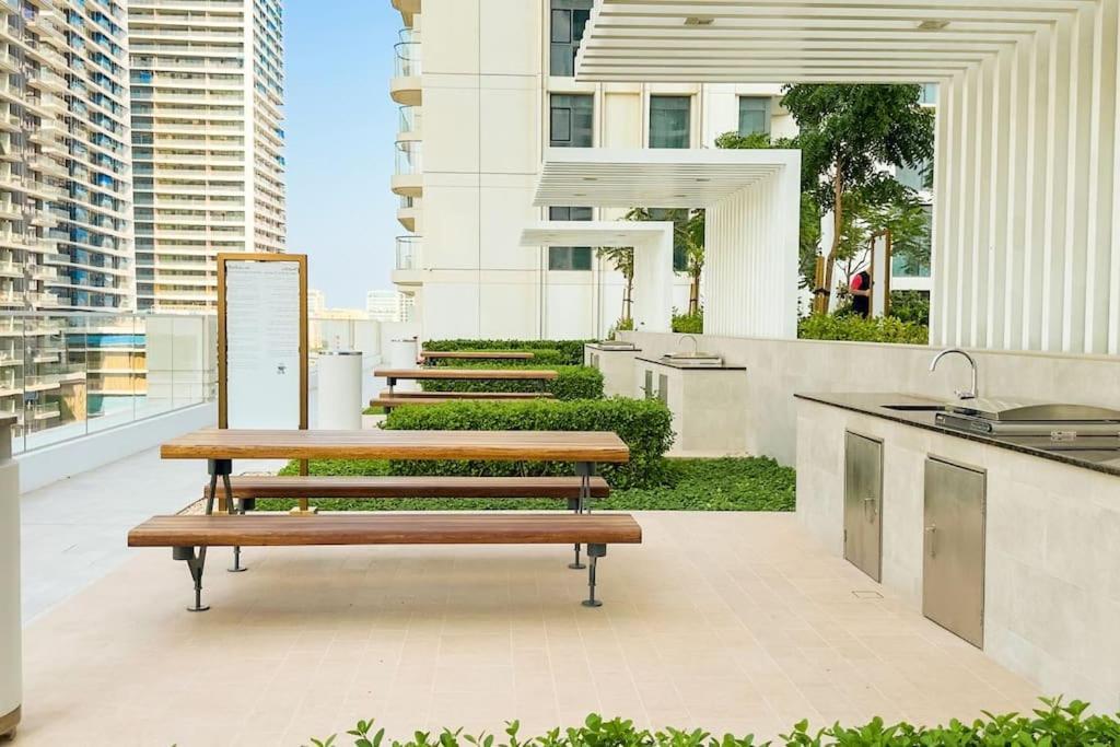 Stunning Beachfront 1br In Palm Jumeirah *