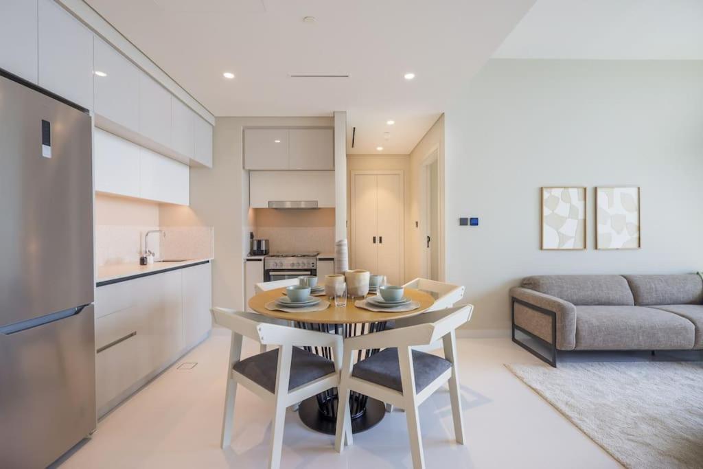 Stunning Beachfront 1br In Palm Jumeirah Apartment Dubai