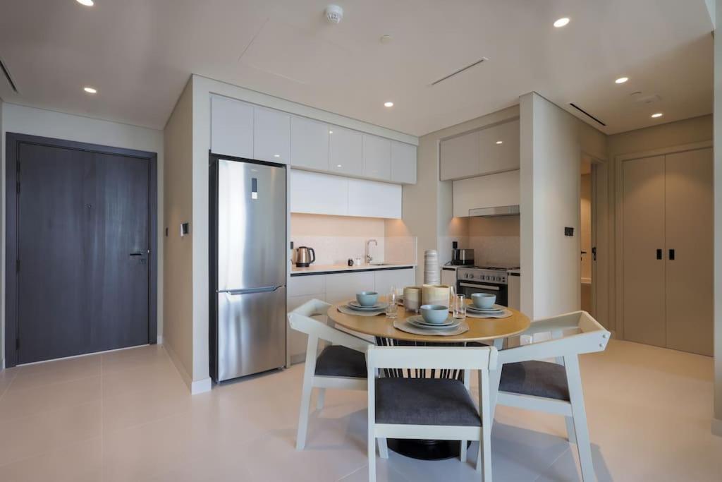 Stunning Beachfront 1br In Palm Jumeirah Apartment Dubai