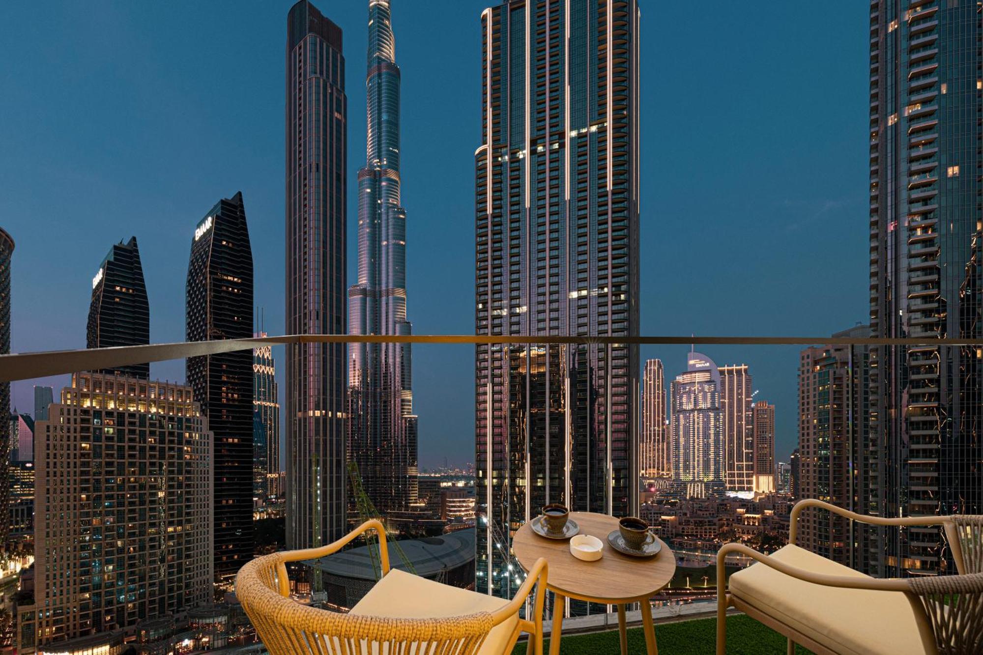 Burj Khalifa Full View Dubai