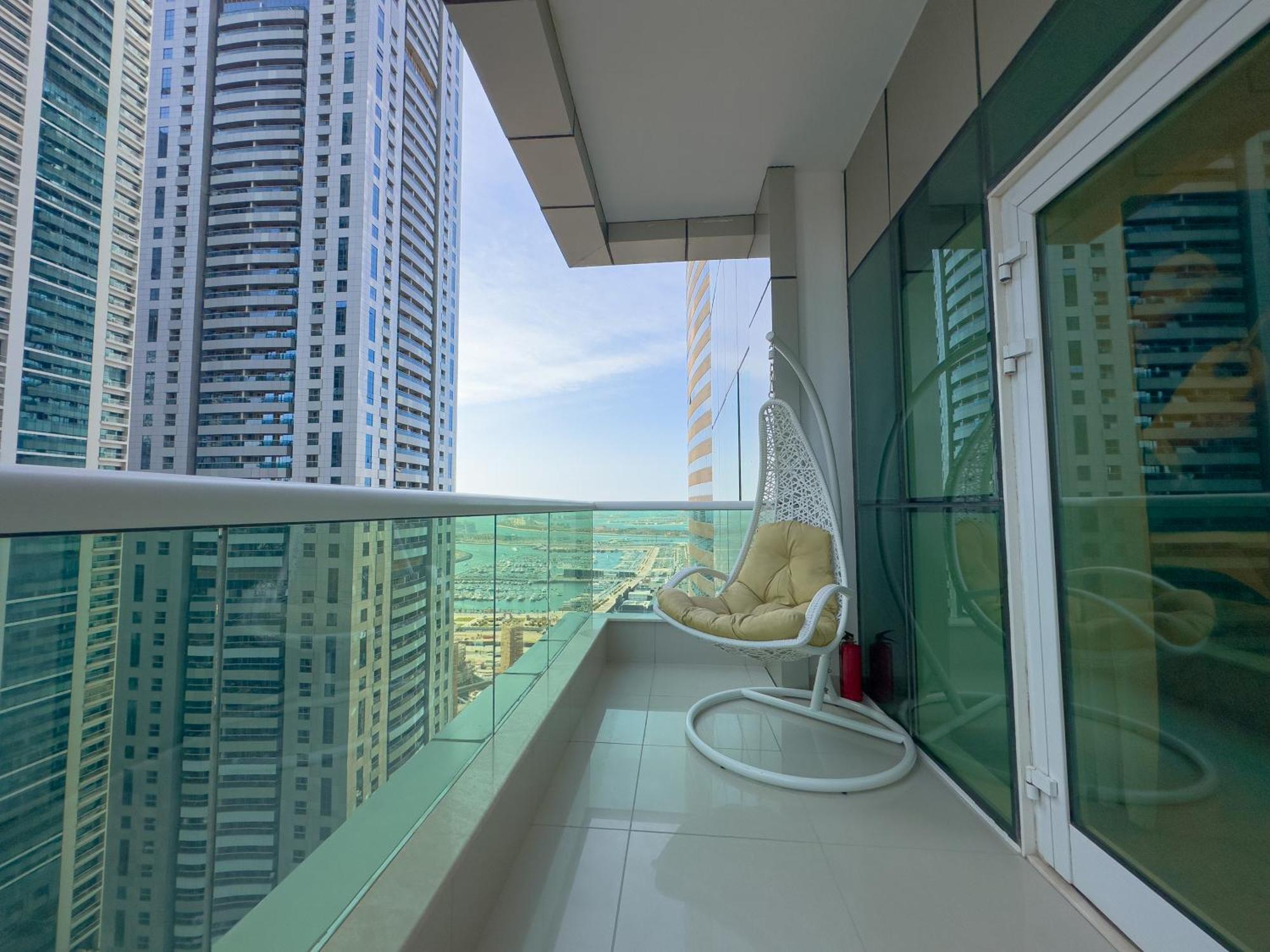 Escape 24 - Brand New & Luxury 1br High Floor Marina Pinnacle - Marina Harbour Views Appartement Dubai