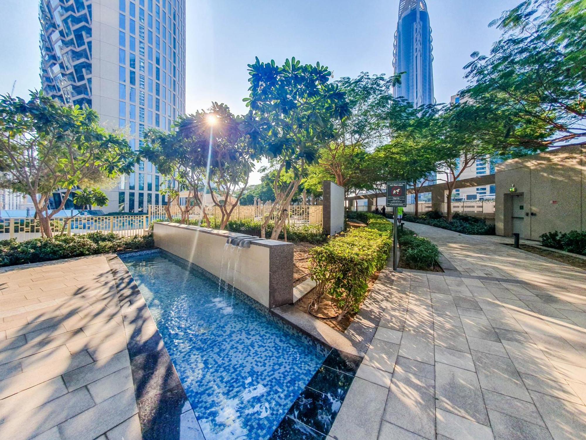 Apartment Elegant 2 Bedroom In Burj Vista, Downtown Dubai