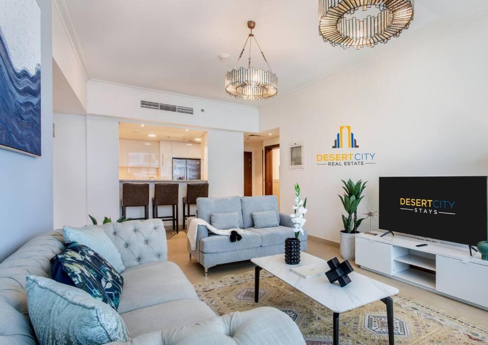 Luxurious 2 Bed Next To Burj Khalifa, Hosted By Desert Dubai