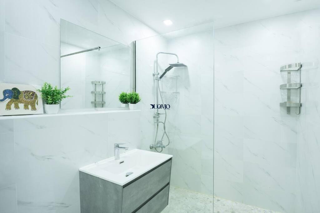 Myduomo- 3br High Floor, Near Tram With Palm Views-6601 Appartement *