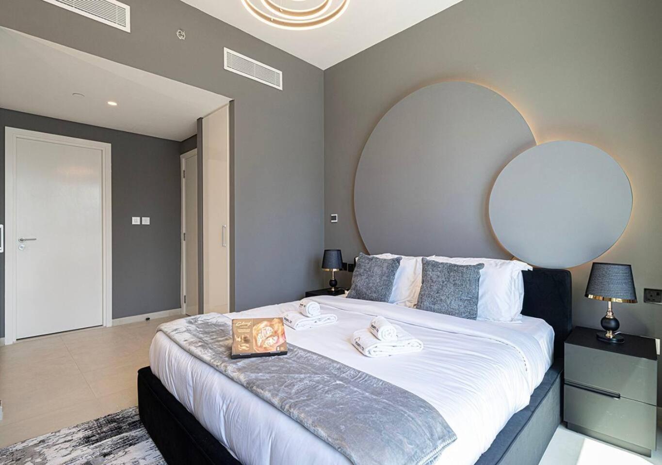 Apartemen Burj Khalifa View - Luxe 2br - Mall Access *