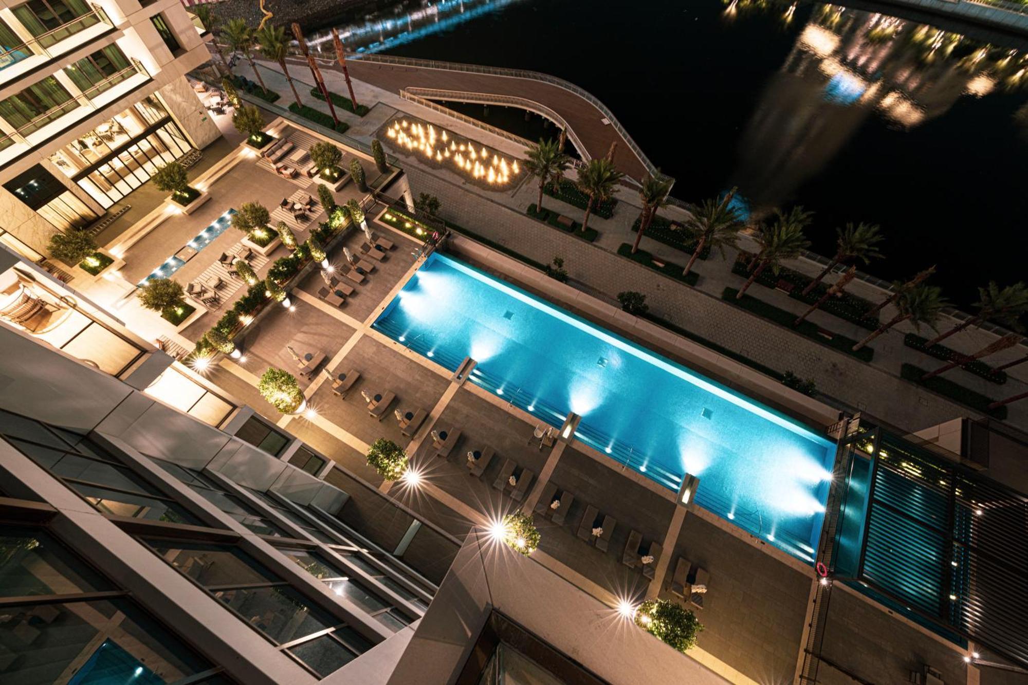 Palace Residences 2br With Stunning Creek Views *