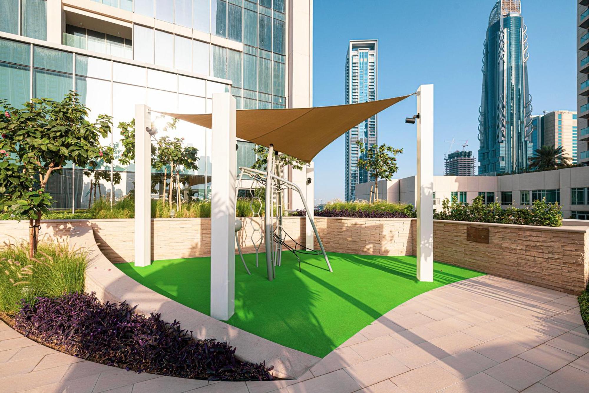 Luxury 4br In Downtown With Burj View