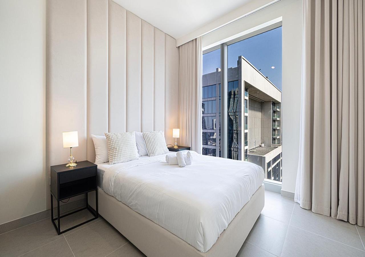 Luxury 4br In Downtown With Burj & Fountain Views Dubaï