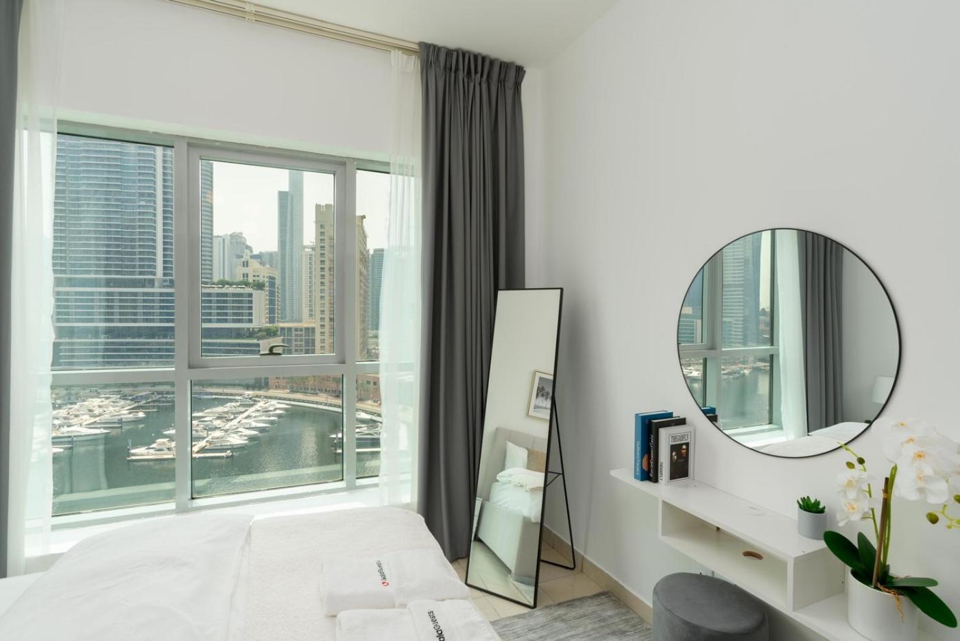 Opulent 1 Bedroom Marina View Lejlighed Dubai