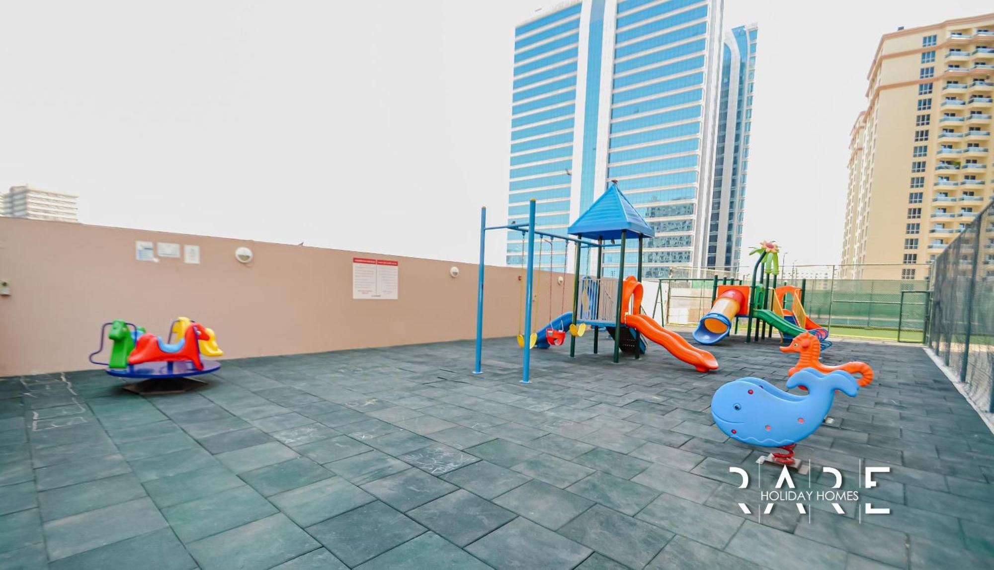 Rare Holiday Homes - Near The Lake - Lago Vista B - Dubai Production City - Impz - R2112 Dubái