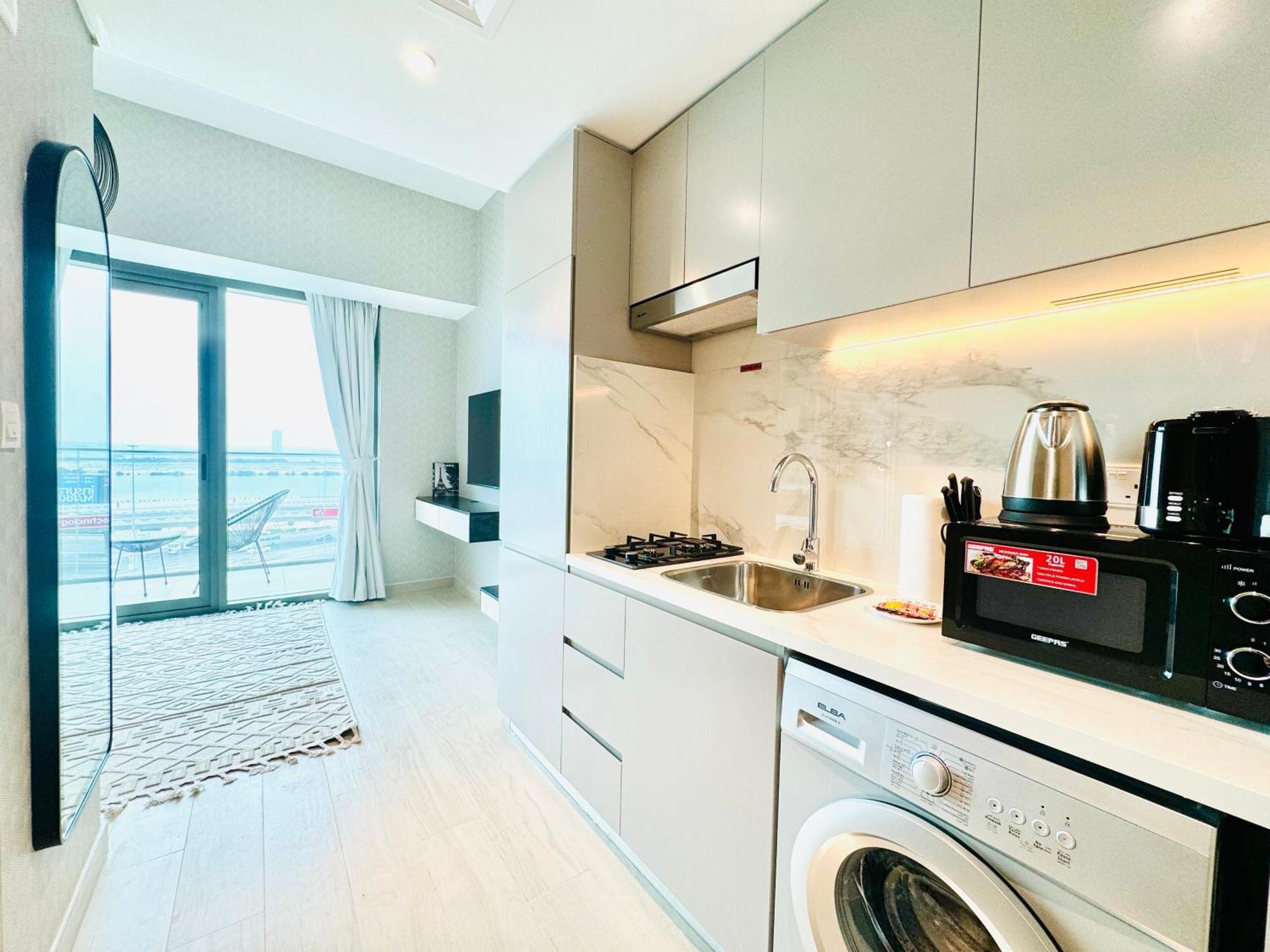 Venduras - Skyline View Farhad Azizi Al Jaddaf Apartemen Dubai