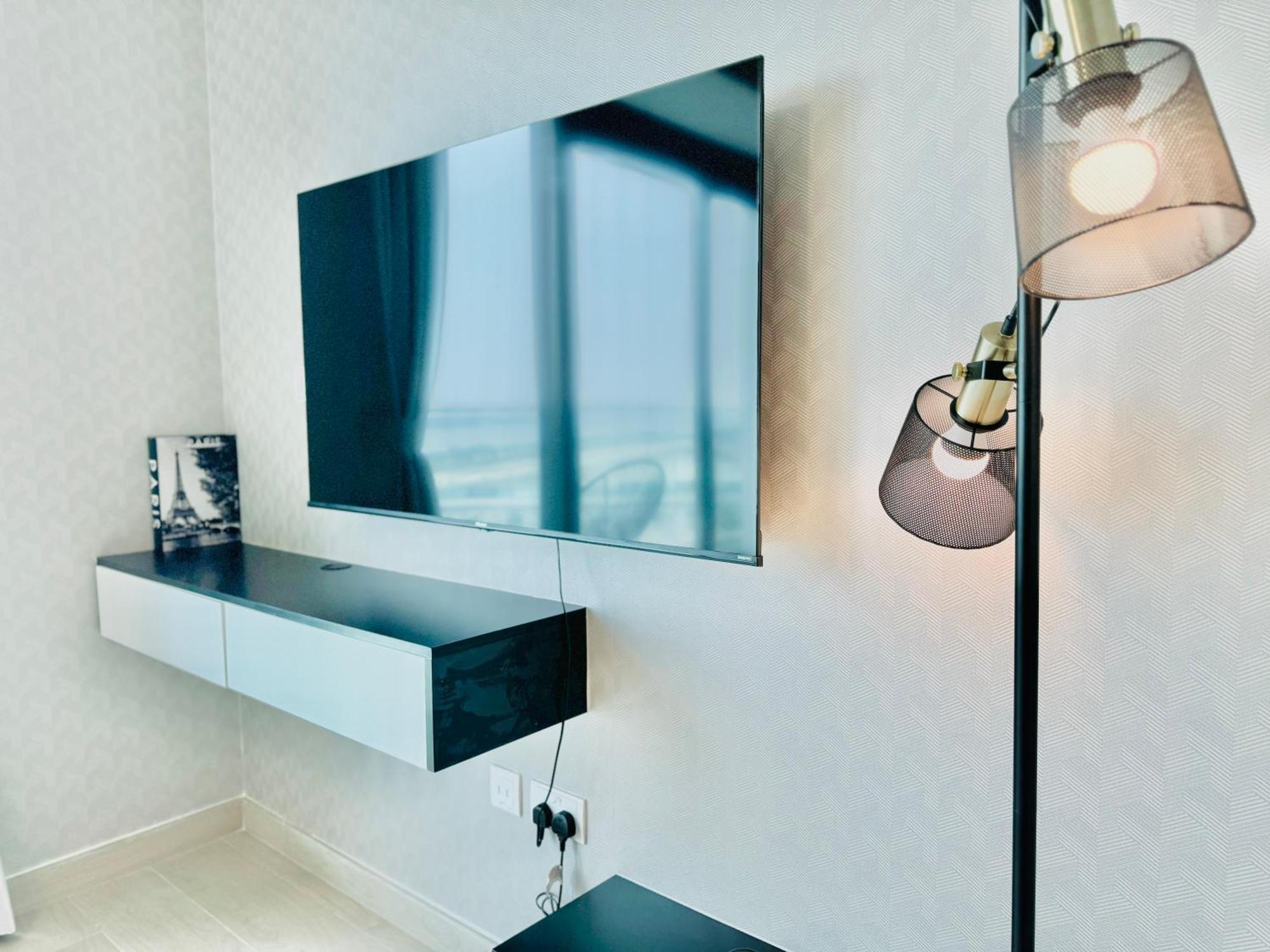 Venduras - Skyline View Farhad Azizi Al Jaddaf Apartemen Dubai