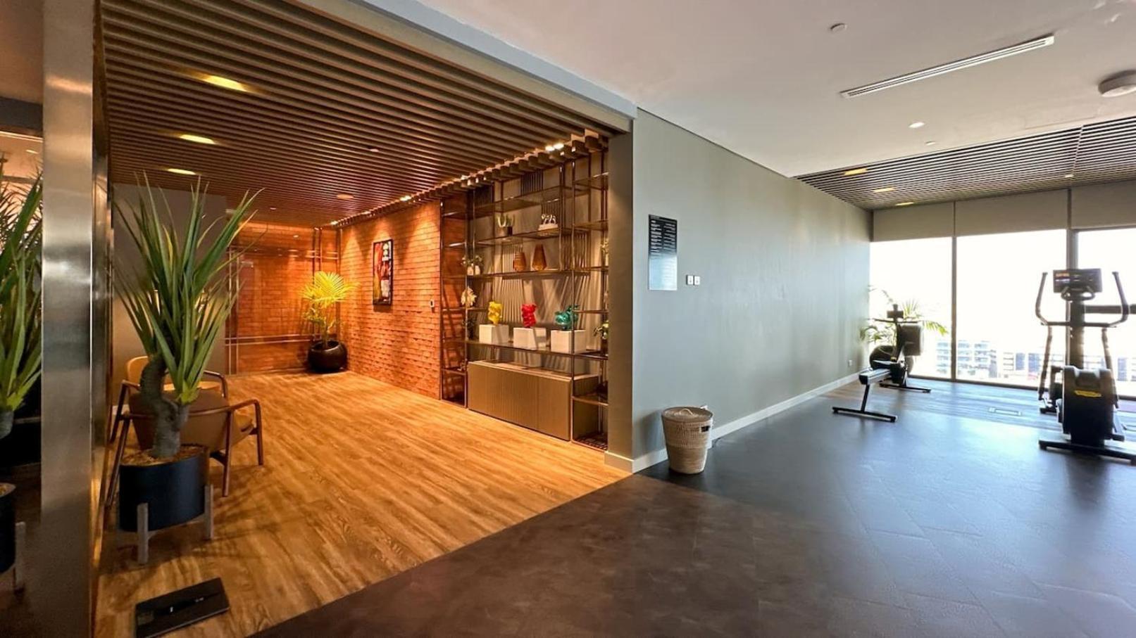 High Floor 2 Bedroom Gem - Burj Khalifa Views Apartment