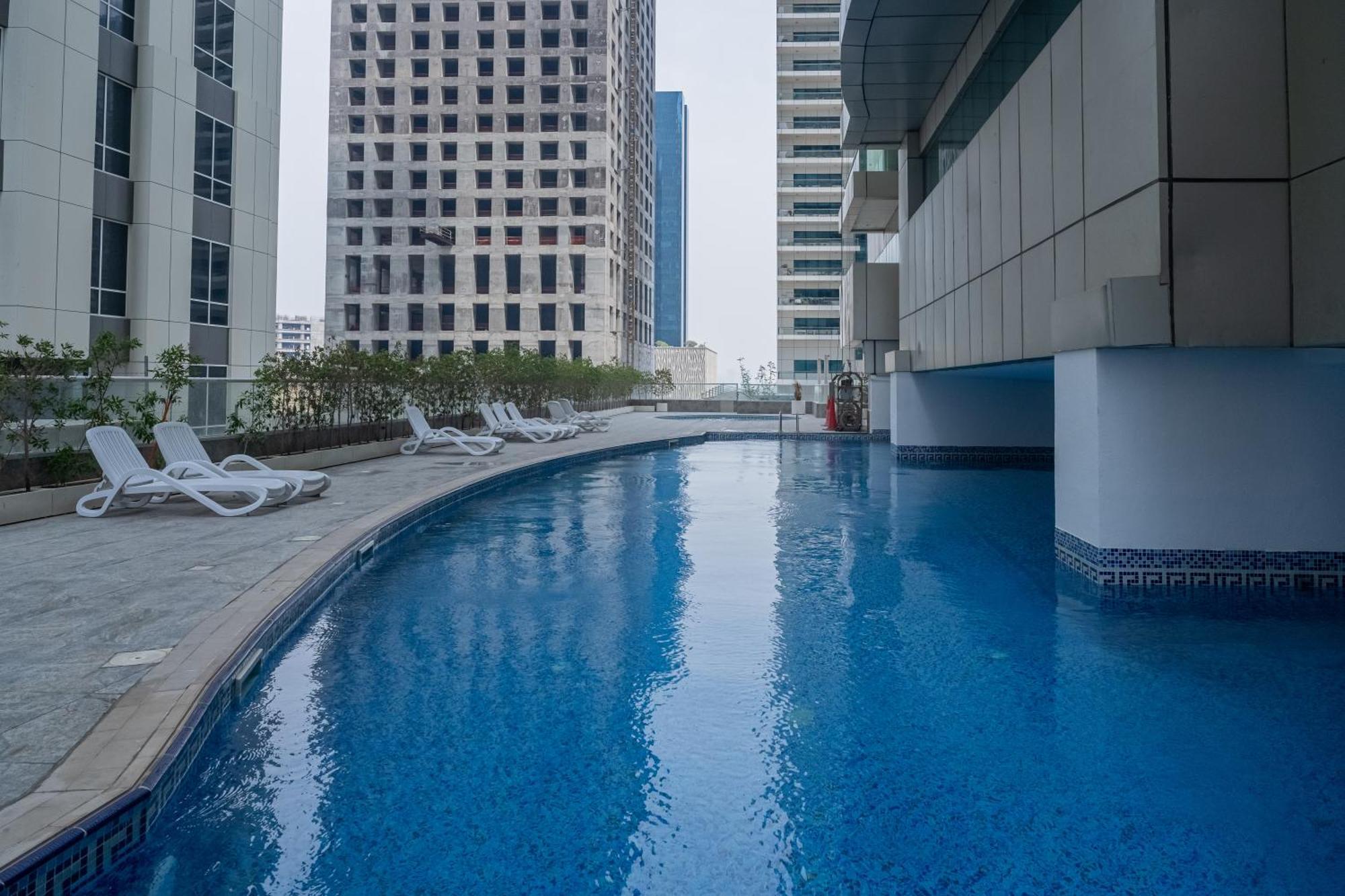 Escape 24 - Brand New & Luxury 1br High Floor Marina Pinnacle - Marina Harbour Views Appartement *