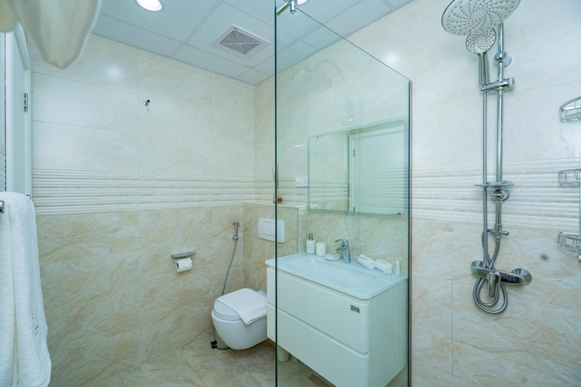 Escape 24 - Brand New & Luxury 1br High Floor Marina Pinnacle - Marina Harbour Views Appartement Dubai