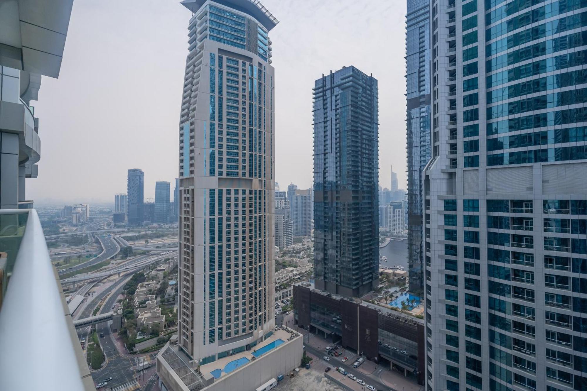 Escape 24 - Brand New & Luxury 1br High Floor Marina Pinnacle - Marina Harbour Views Appartement *