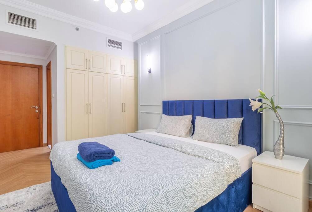 Gorgeous 2br With Pool W Wheel View Dubaï