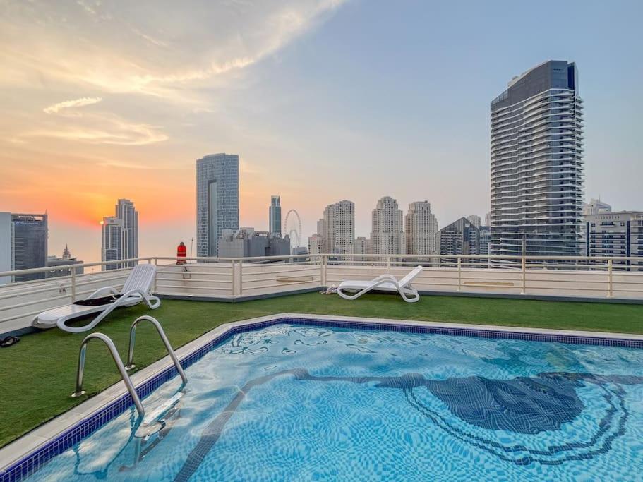 Gorgeous 2br With Pool W Wheel View * Dubaï