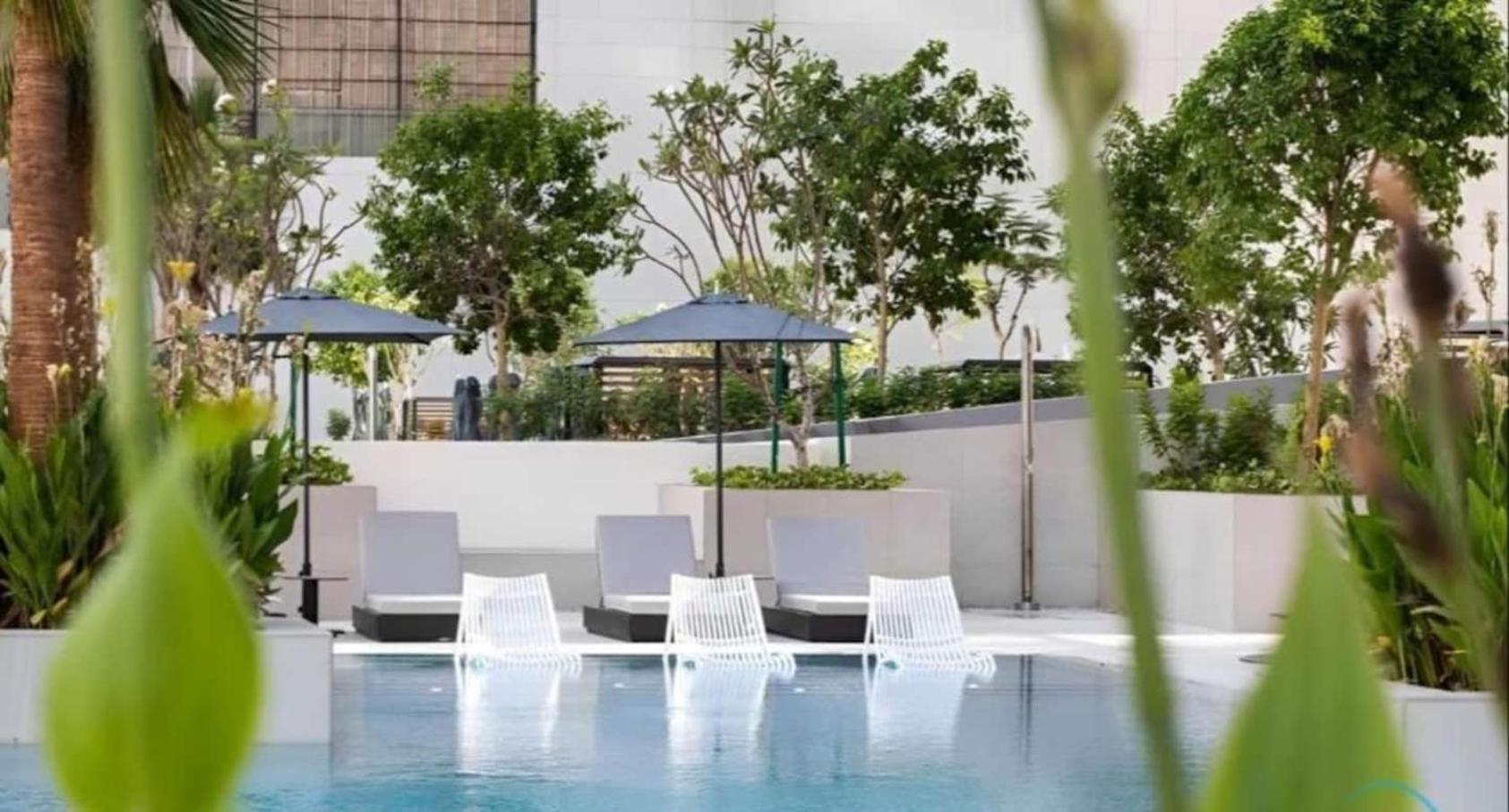 Luxury Studio! Walk To Burj Khalifa Sleeps 3! Dubaï