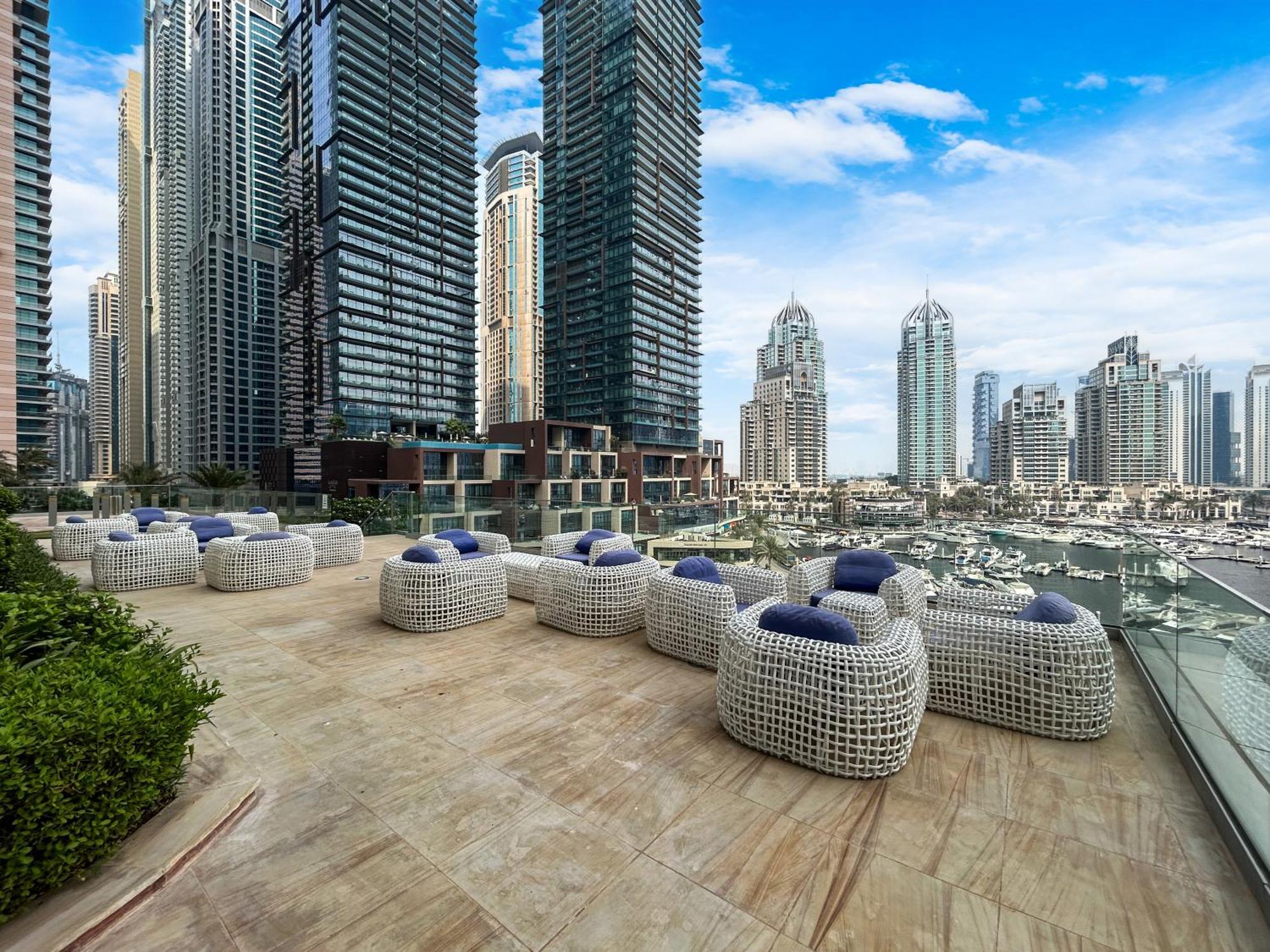 Bright & Elegant On The 44th At Cayan Tower Appartement *