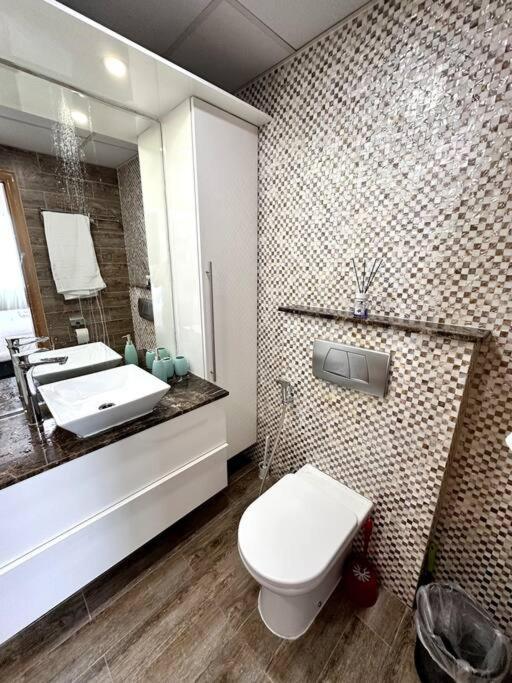 Beauty Of Marina In Our 2br Aptmnt Apartemen Dubai