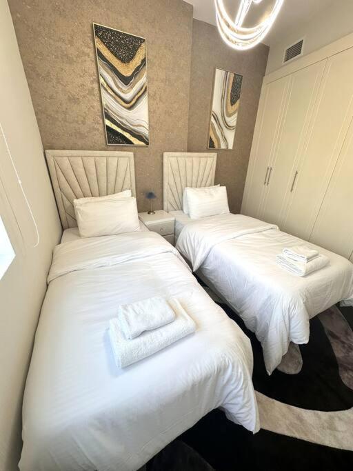 Beauty Of Marina In Our 2br Aptmnt Apartemen Dubai