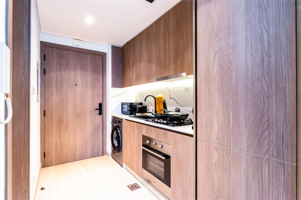 Sky View, Furnished, Freeparking Apartment *
